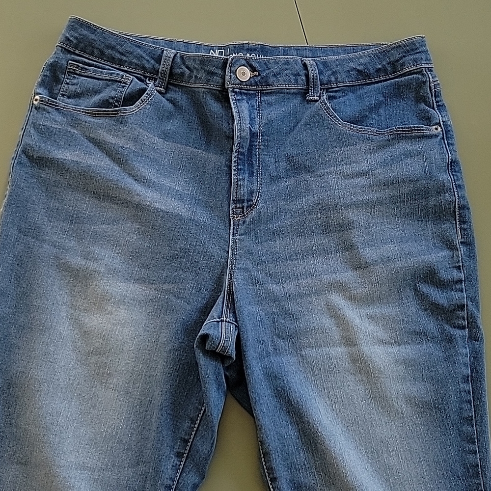 No Boundaries mid-rise stretchy skinny jeans